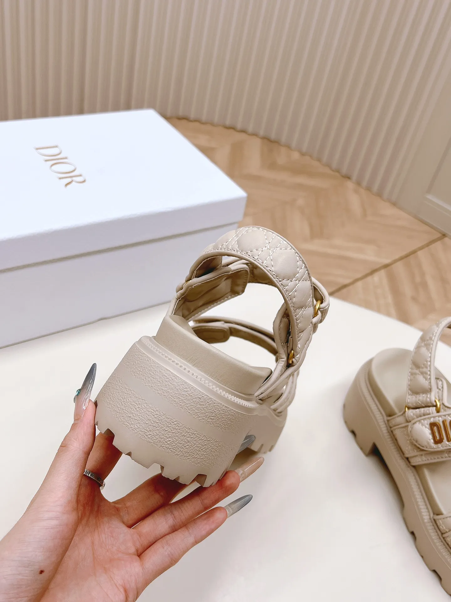 👟👟Ex-factory price 520👟👟 2024Dior Classic Velcro high-heeled sandals and slippers series original replica high version super durable and versatile style very comfortable on the foot, slim and tall, original leather upper, original d hardware buckle, original TPU outsole Heel height is about cm Size: 35-42
